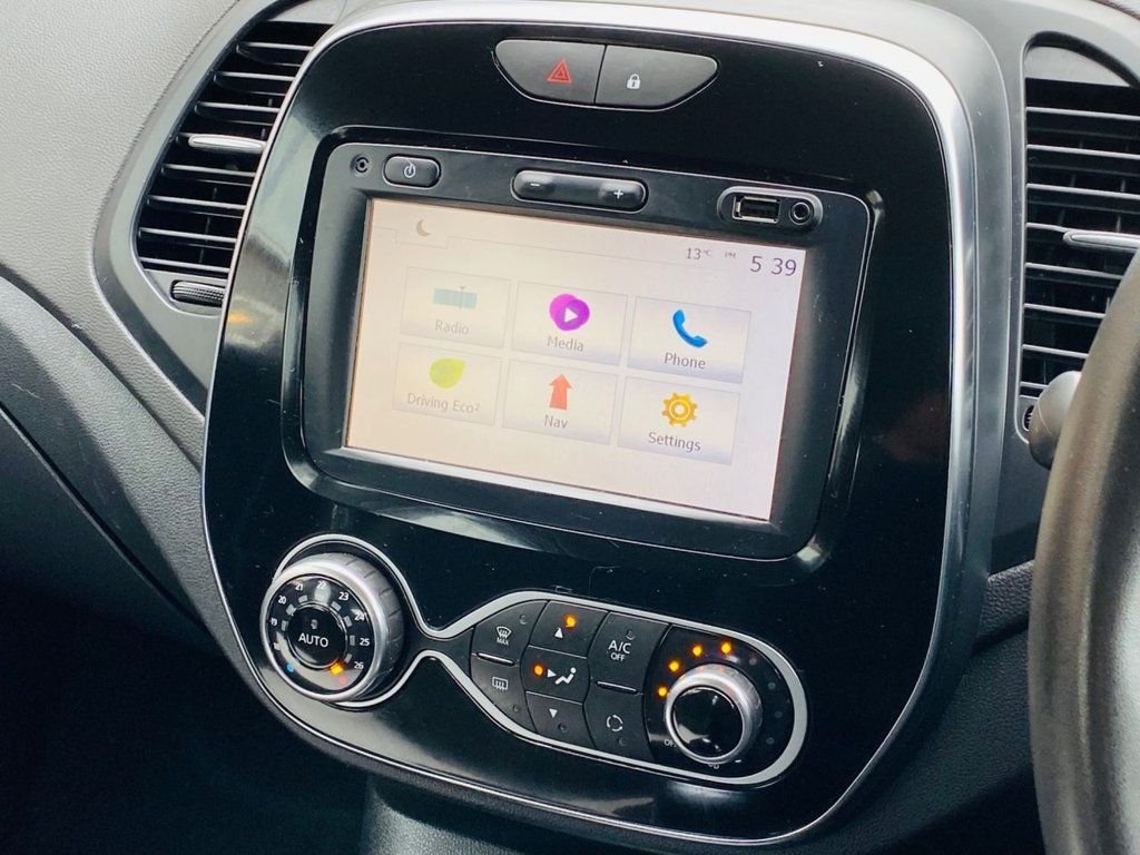 Used Renault Captur 2018 for sale - 76632395: Photo 28