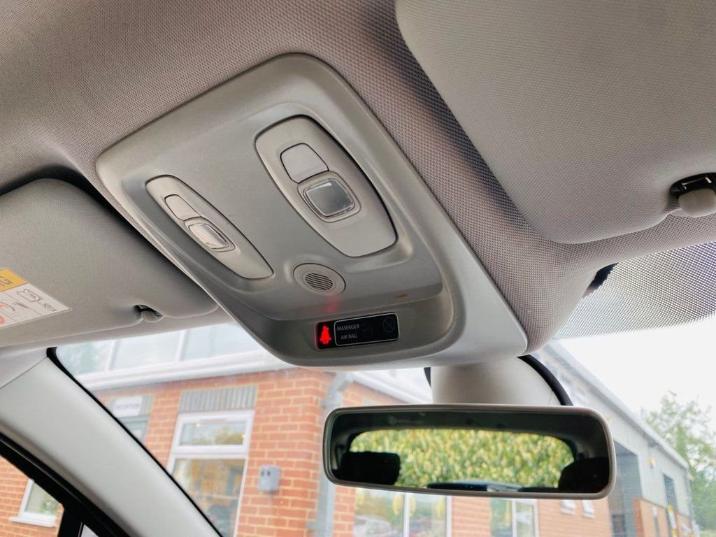 Used Renault Captur 2018 for sale - 76632395: Photo 32