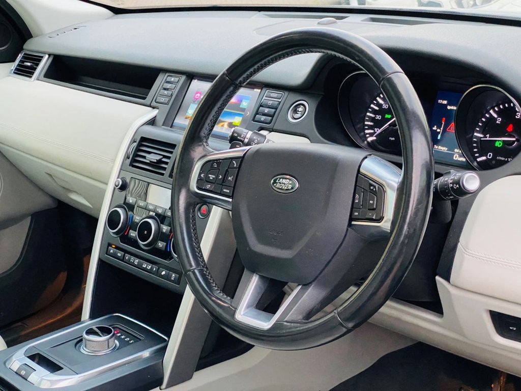 Used Land Rover Discovery Sport 2016 for sale - 76385862: Photo 2