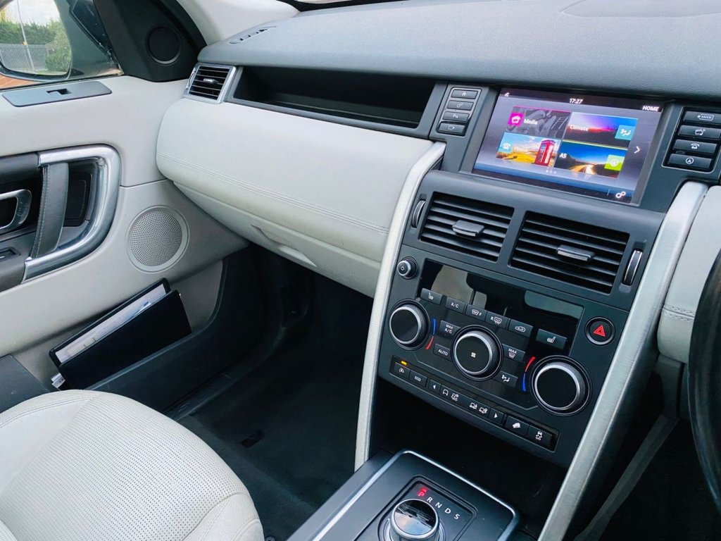 Used Land Rover Discovery Sport 2016 for sale - 76385862: Photo 26