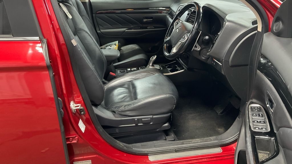 Used Mitsubishi Outlander 2017 for sale - 76751427: Photo 9