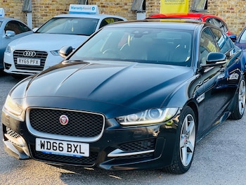 Used Jaguar XE 2017 for sale - 79106151: Photo