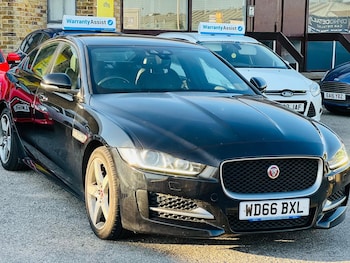 Used Jaguar XE 2017 for sale - 79106151: Photo