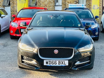 Used Jaguar XE 2017 for sale - 79106151: Photo