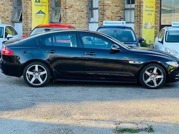 Used Jaguar XE 2017 for sale - 79106151: Photo