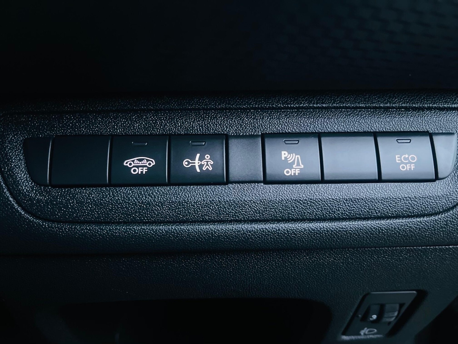 Used Peugeot 2008 2016 for sale - 76440870: Photo 20