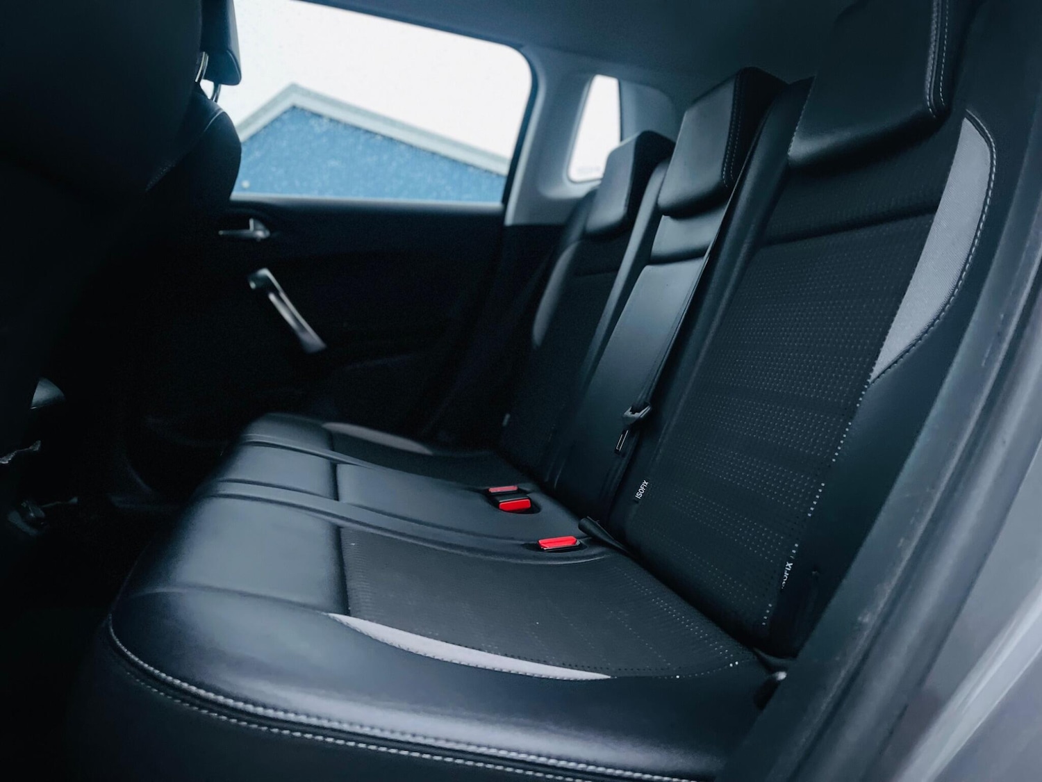 Used Peugeot 2008 2016 for sale - 76440870: Photo 9