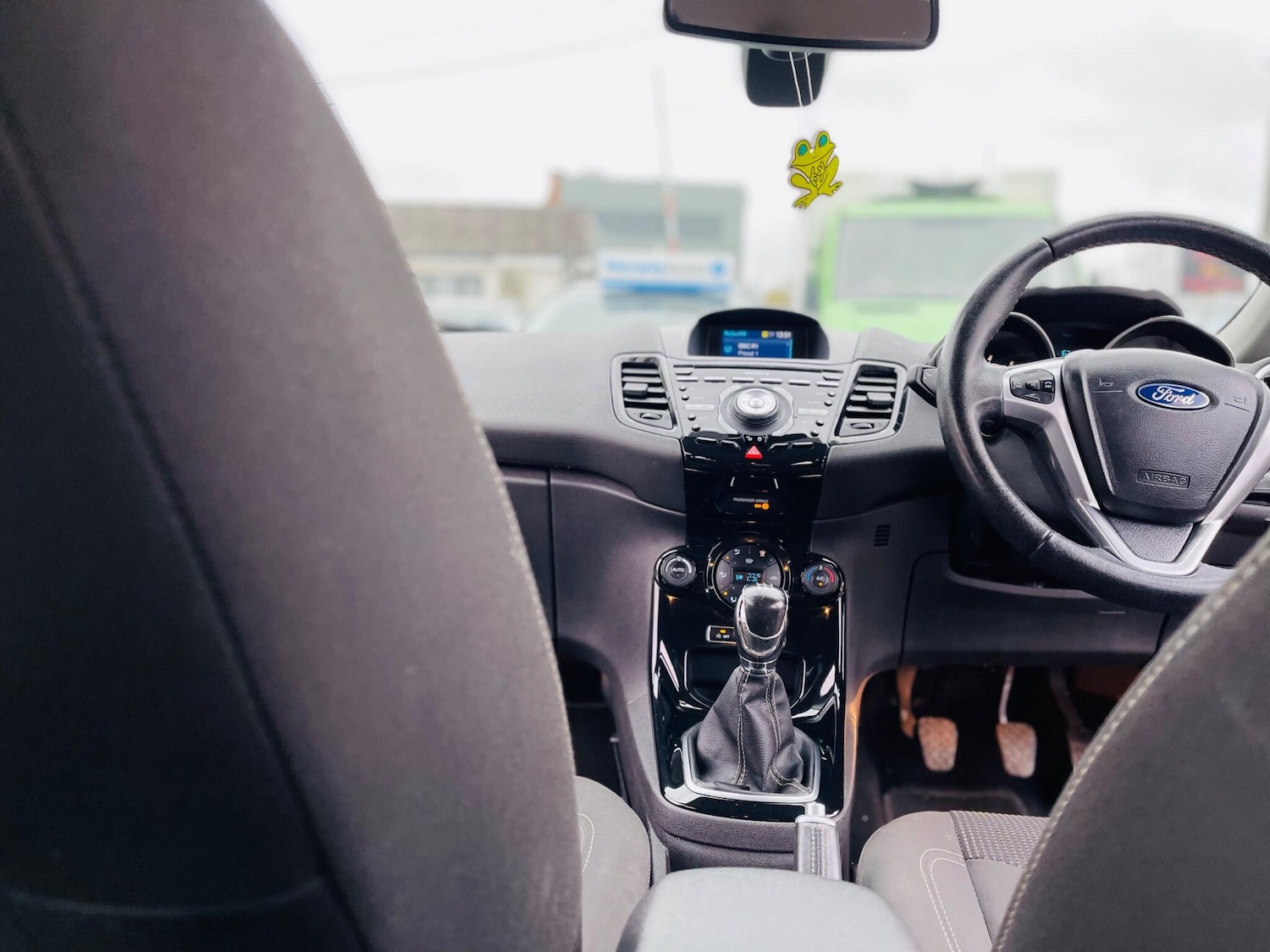 Used Ford Fiesta 2015 for sale - 76780581: Photo 26