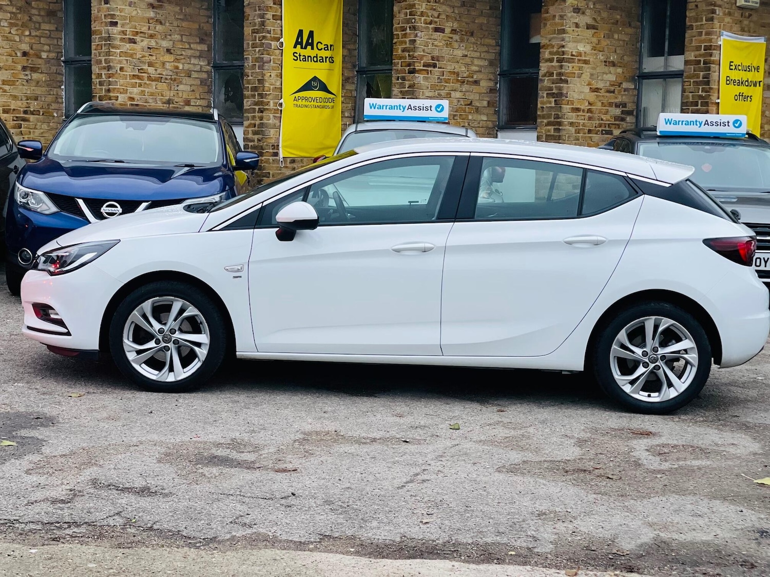 Used Vauxhall Astra for sale - 76727510: Photo 5