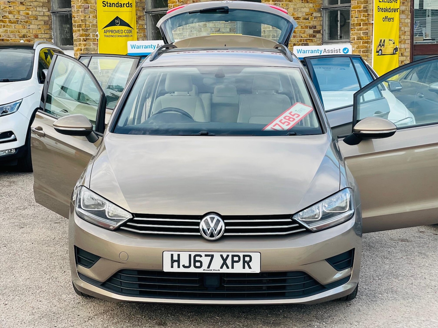 Used Volkswagen Golf SV 2017 for sale - 76270391: Photo 1