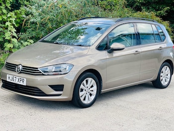 Volkswagen - Golf SV