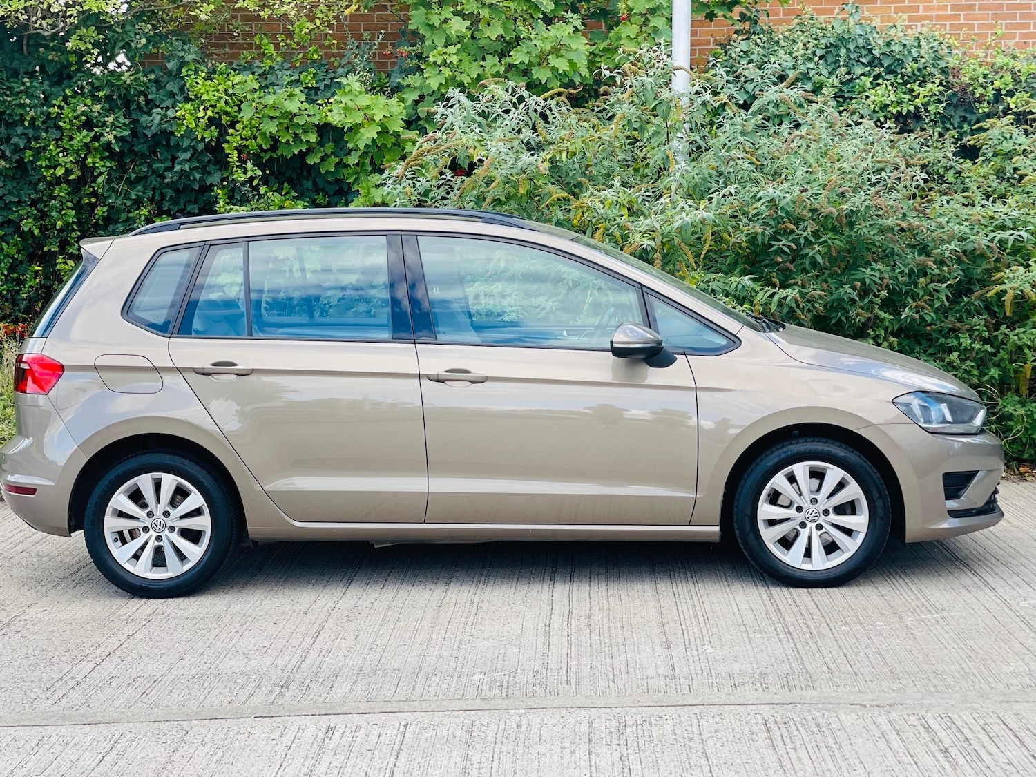 Used Volkswagen Golf SV 2017 for sale - 76270391: Photo 5