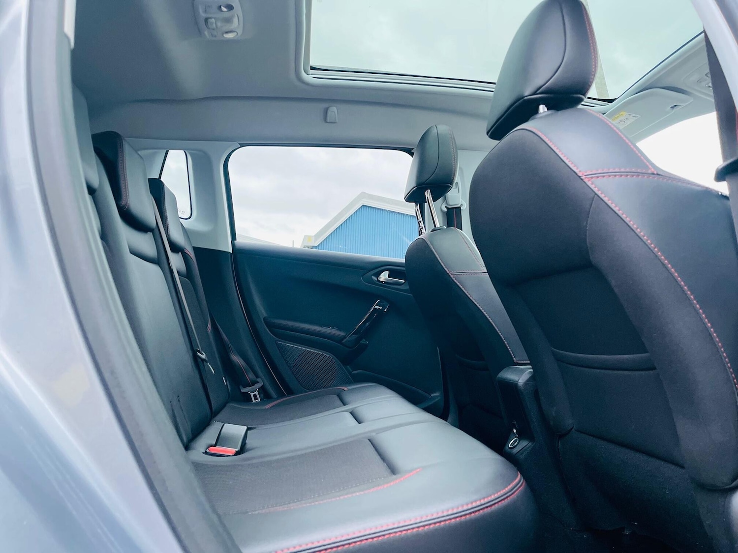 Used Peugeot 2008 2017 for sale - 76926615: Photo 12