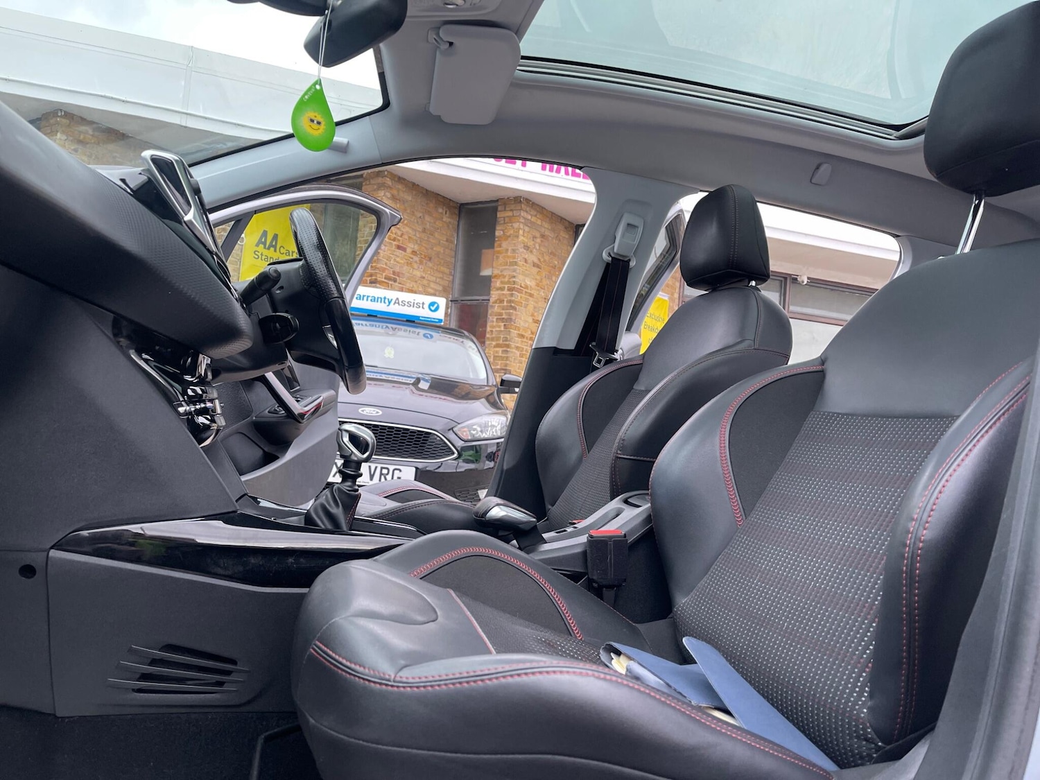 Used Peugeot 2008 2017 for sale - 76926615: Photo 17