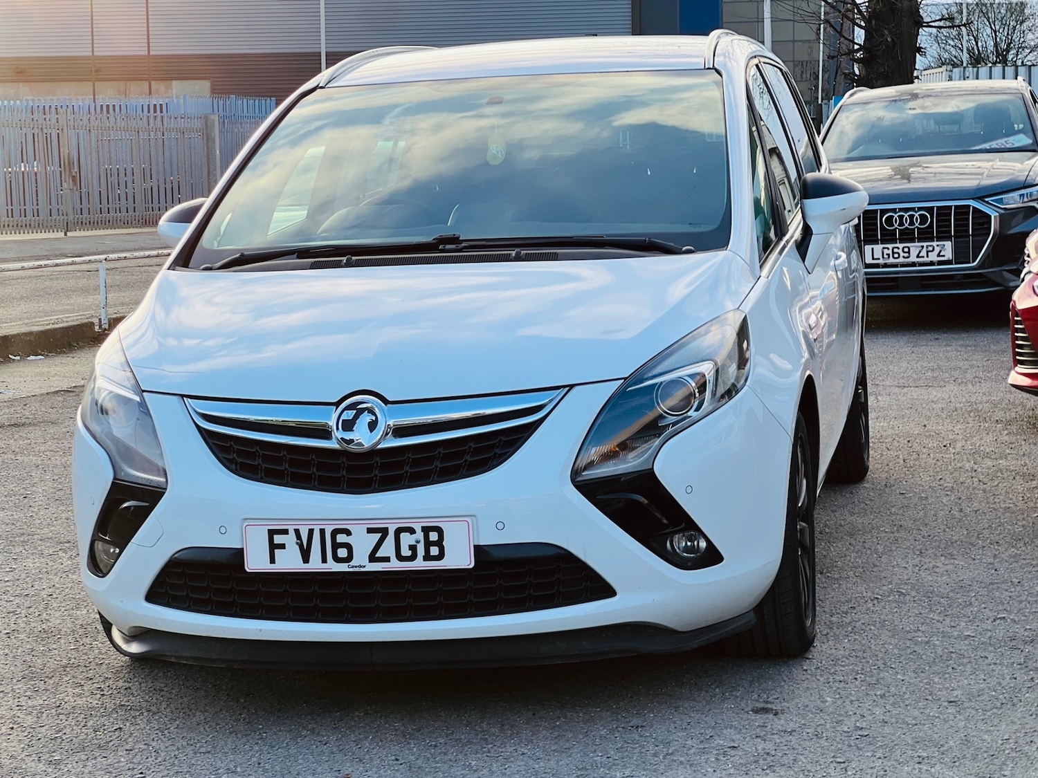 Used Vauxhall Zafira 2016 for sale - 77736177: Photo 2