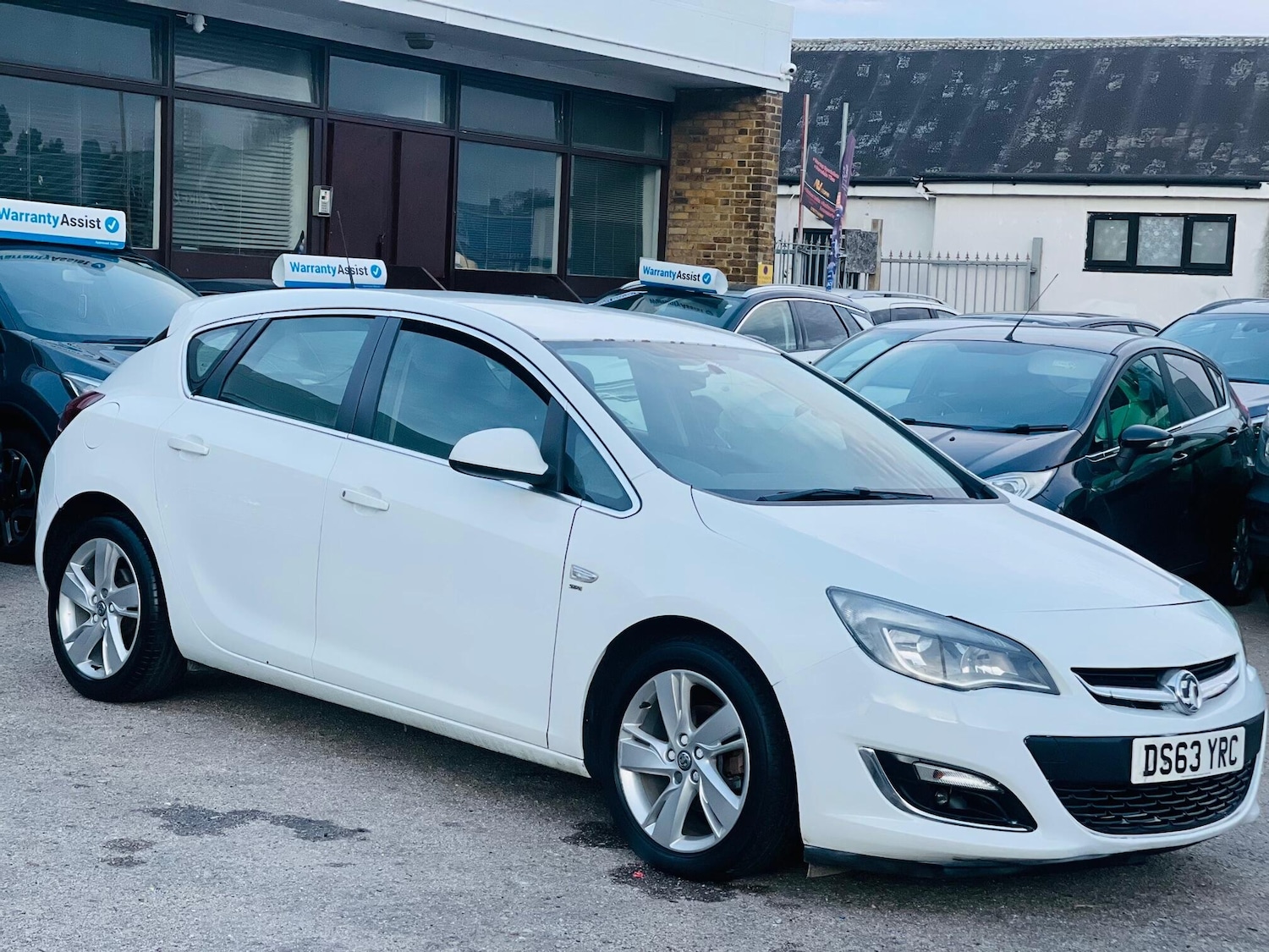 Used Vauxhall Astra for sale - 76473908: Photo 2