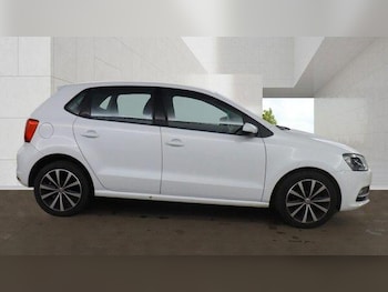 Used Volkswagen Polo 2015 for sale - 79133373: Photo
