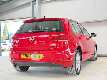 Used Volkswagen Golf 2017 for sale - 79402126: Photo