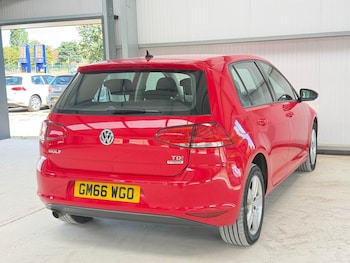 Used Volkswagen Golf 2017 for sale - 79402126: Photo