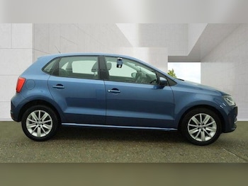 Used Volkswagen Polo 2016 for sale - 79133401: Photo