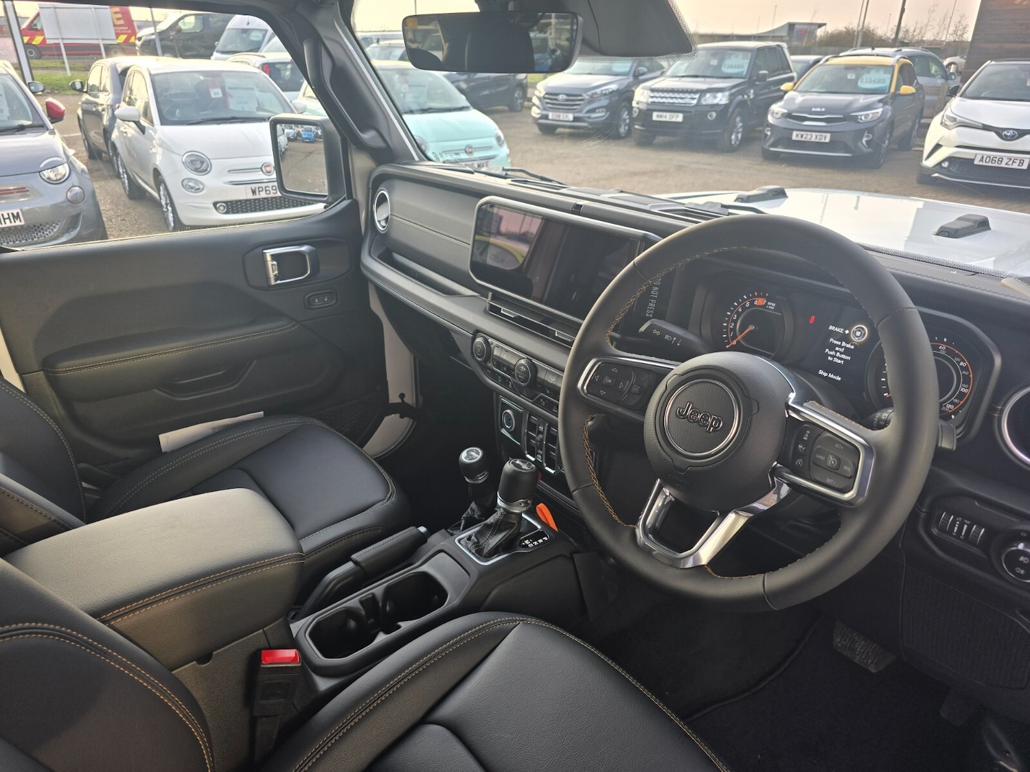 Used Jeep Wrangler 2024 for sale - 77519064: Photo 2