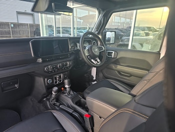 Used Jeep Wrangler 2024 for sale - 77519064: Photo