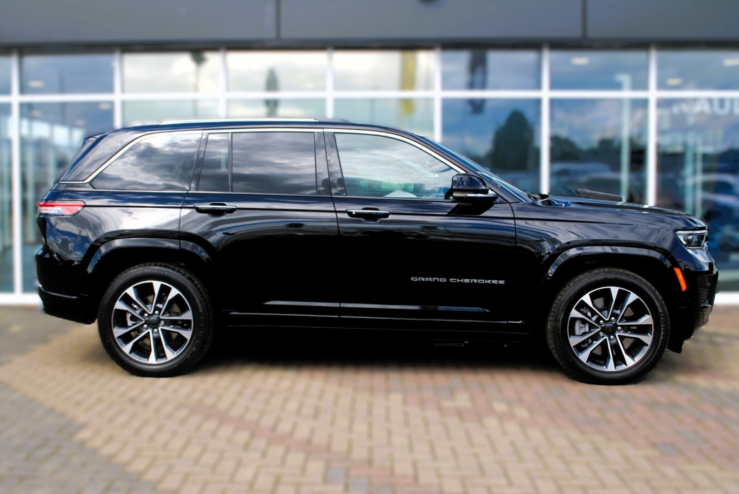 Used Jeep Grand Cherokee 2024 for sale - 77519059: Photo 8