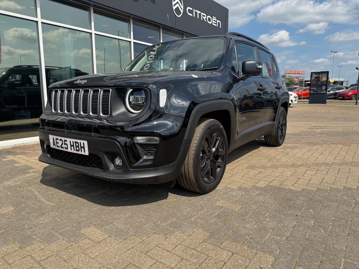 Used Jeep Renegade 2025 for sale - 76458941: Photo 4