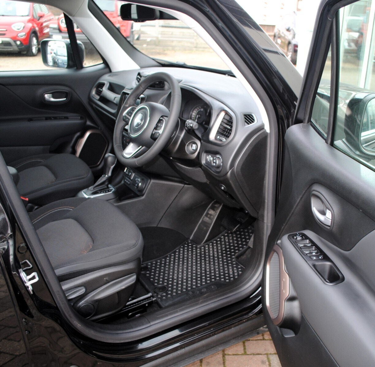 Used Jeep Renegade 2023 for sale - 77519061: Photo 37