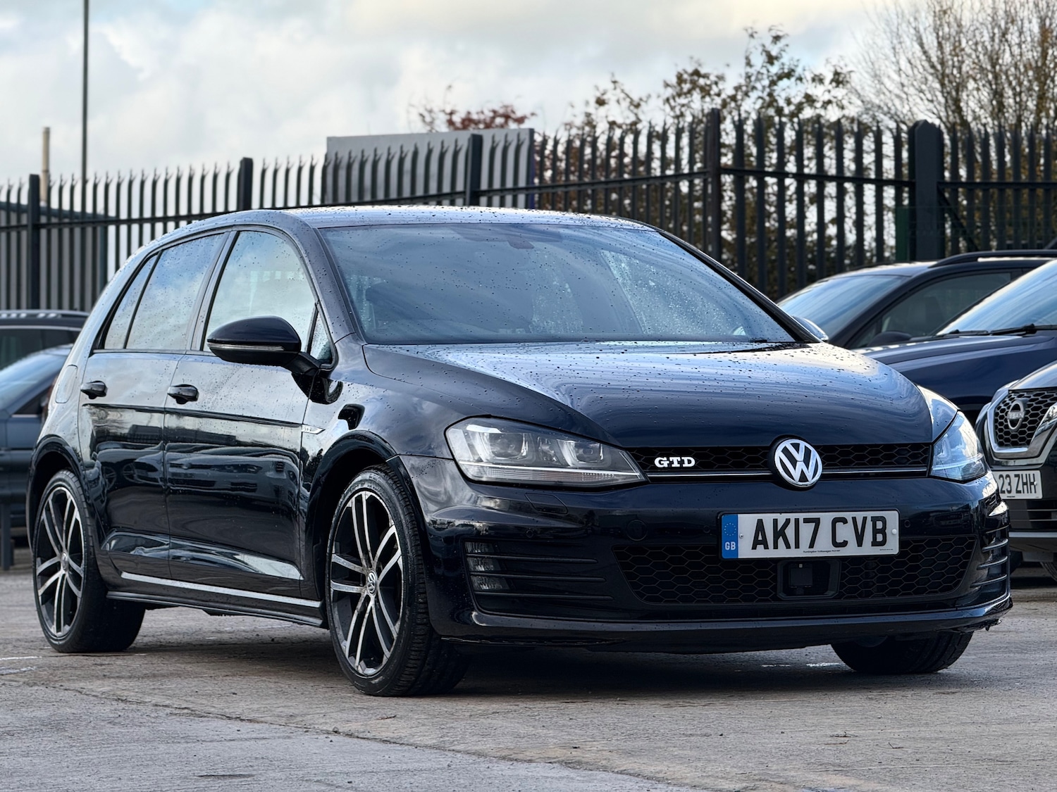 Used Volkswagen Golf 2017 for sale - 76445594: Photo 1