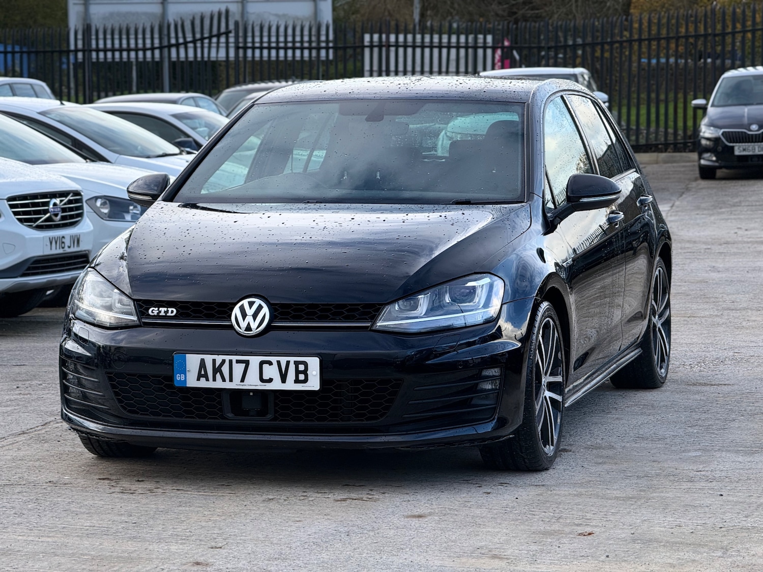 Used Volkswagen Golf 2017 for sale - 76445594: Photo 2