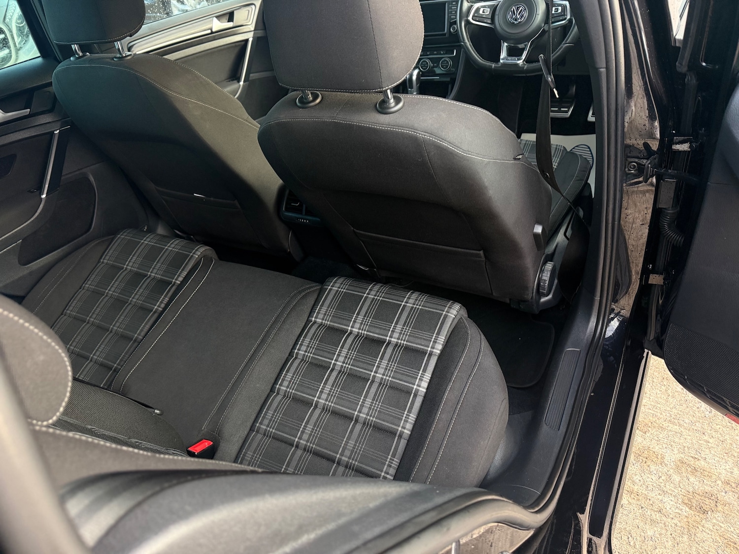 Used Volkswagen Golf 2017 for sale - 76445594: Photo 24