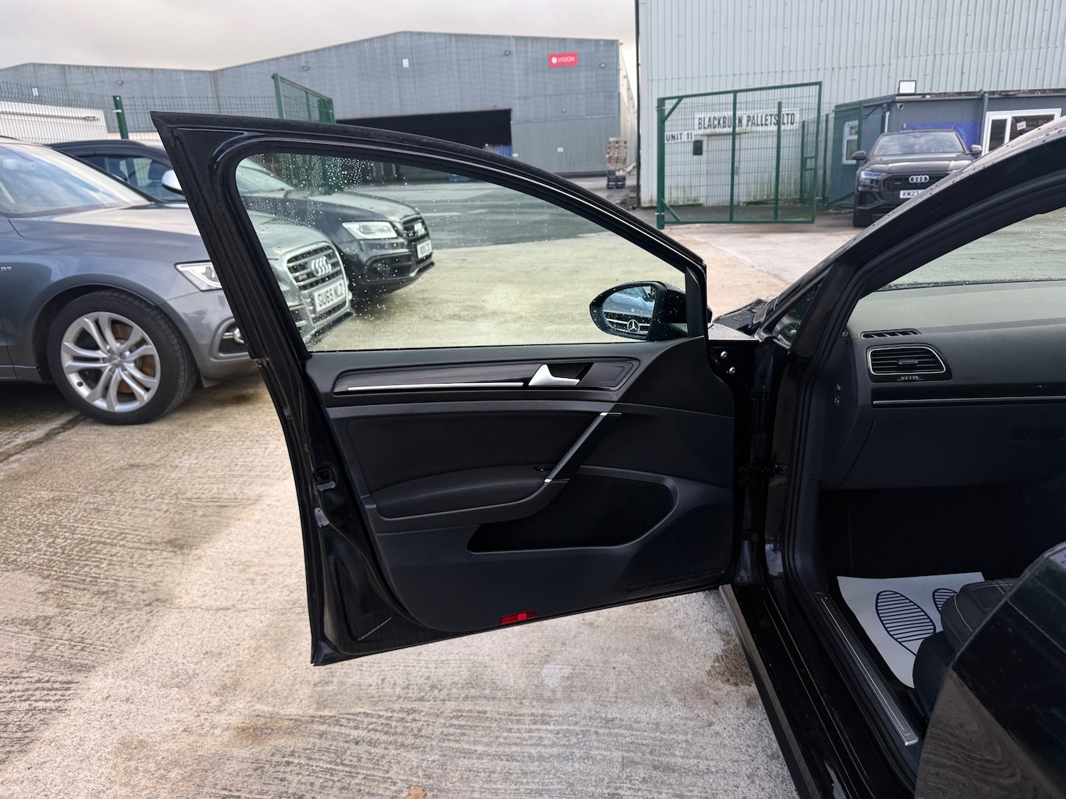 Used Volkswagen Golf 2017 for sale - 76445594: Photo 55