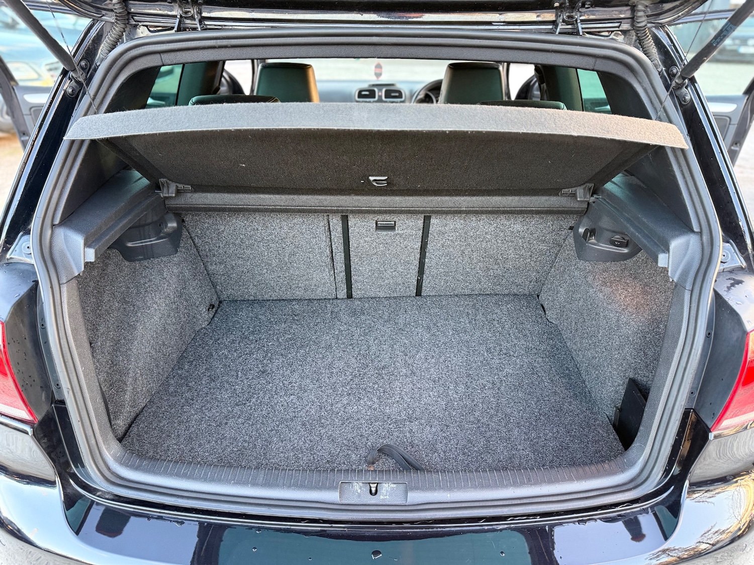 Used Volkswagen Golf 2012 for sale - 76641643: Photo 17