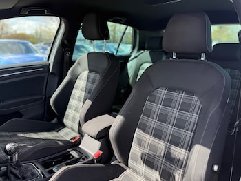 Used Volkswagen Golf 2017 for sale - 78218222: Photo