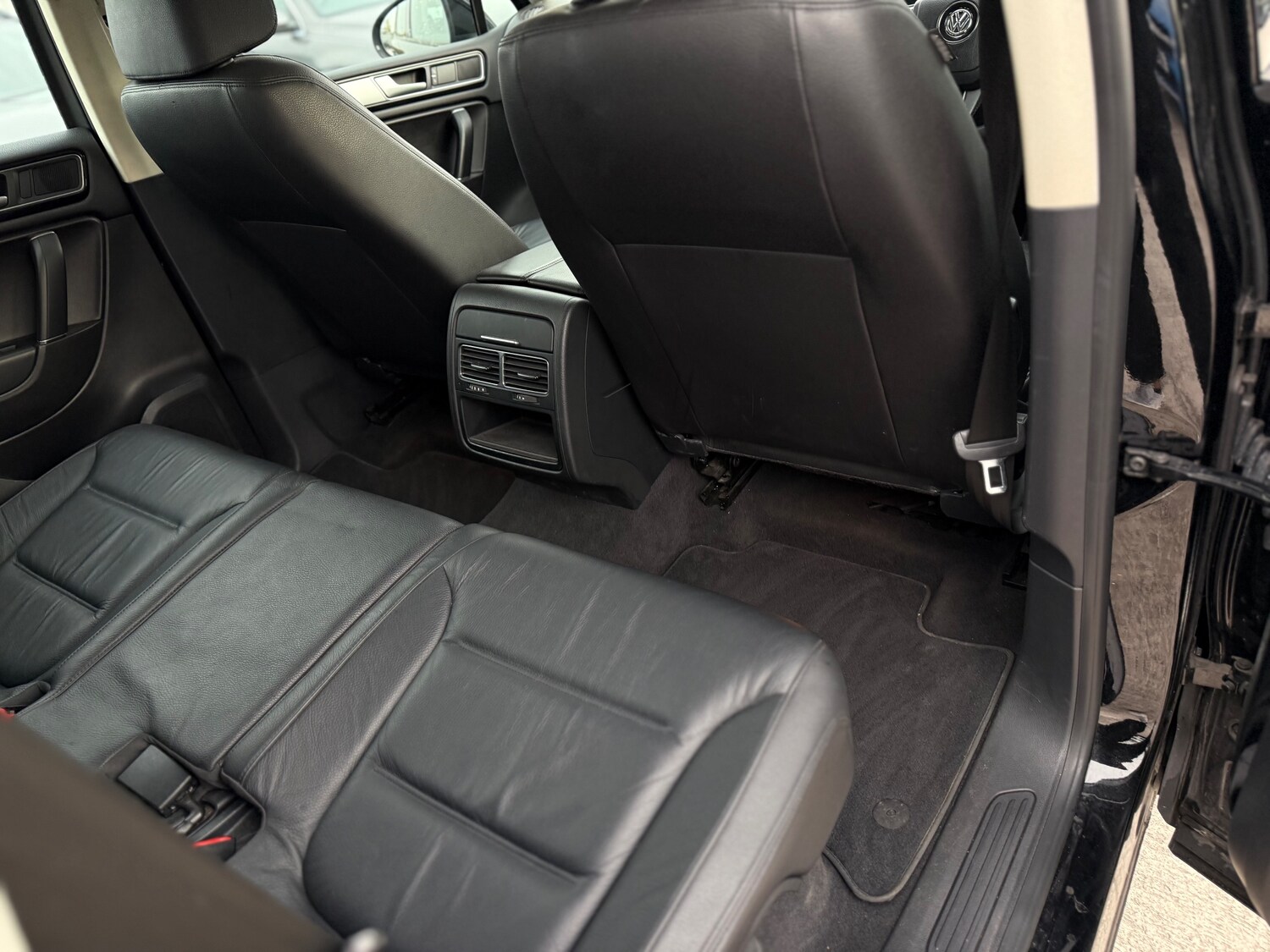 Used Volkswagen Touareg 2015 for sale - 76305278: Photo 25