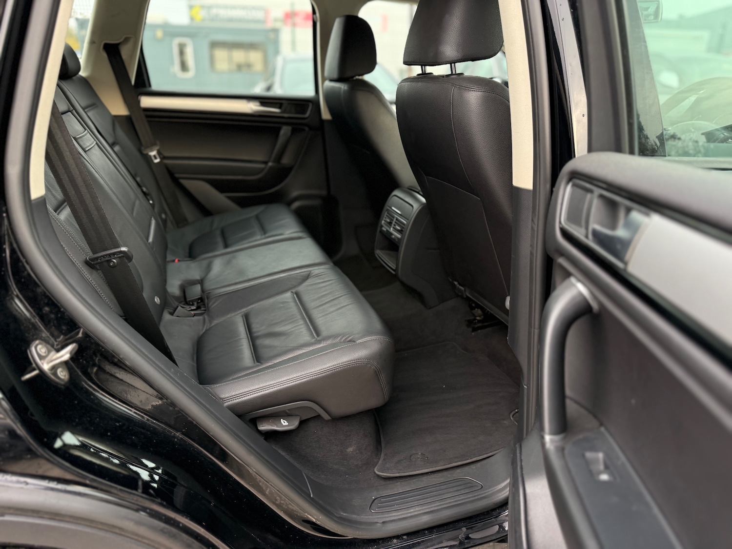 Used Volkswagen Touareg 2015 for sale - 76305278: Photo 26