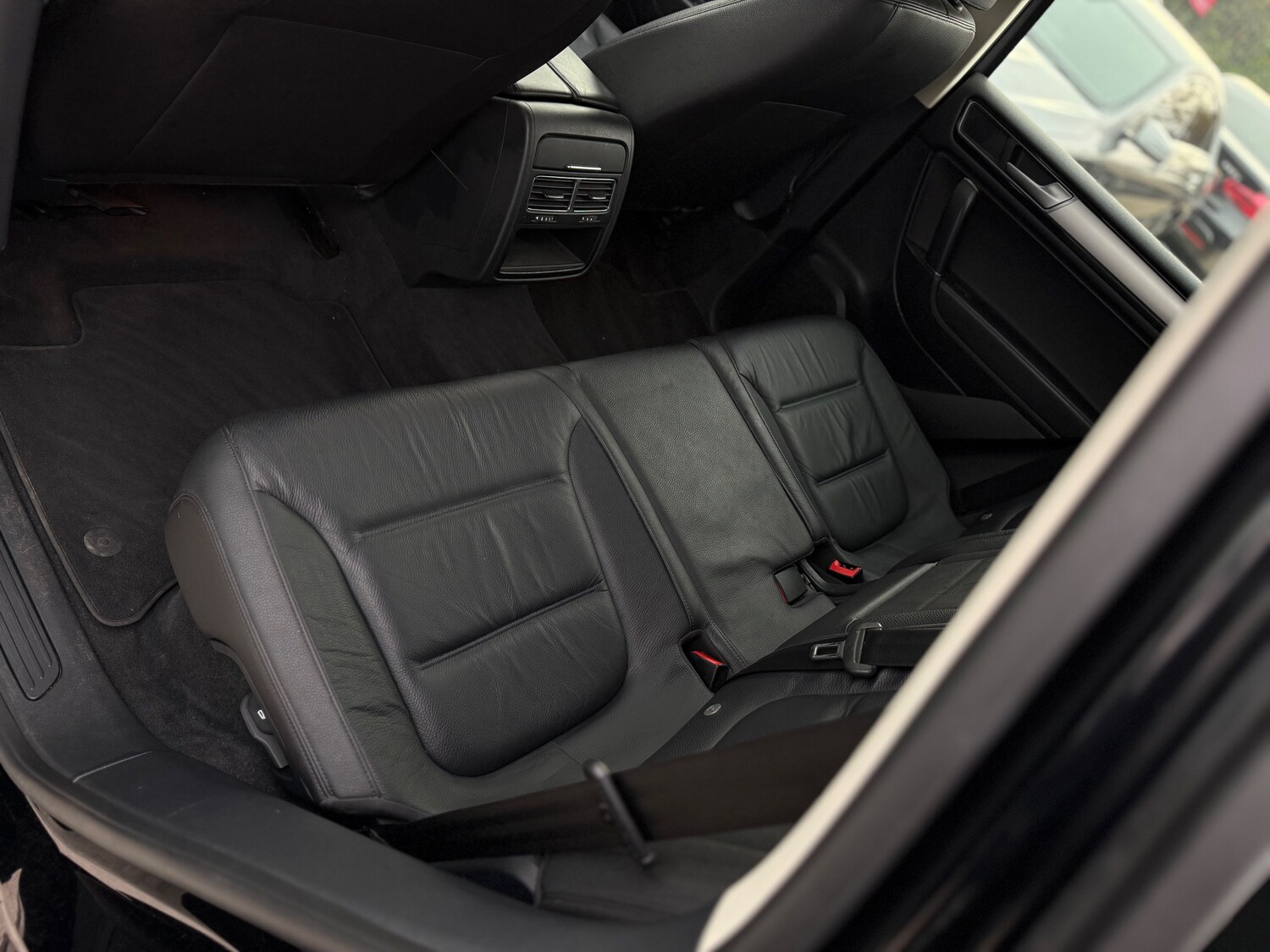 Used Volkswagen Touareg 2015 for sale - 76305278: Photo 29