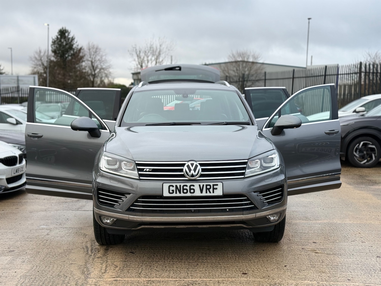 Used Volkswagen Touareg 2016 for sale - 76565591: Photo 11