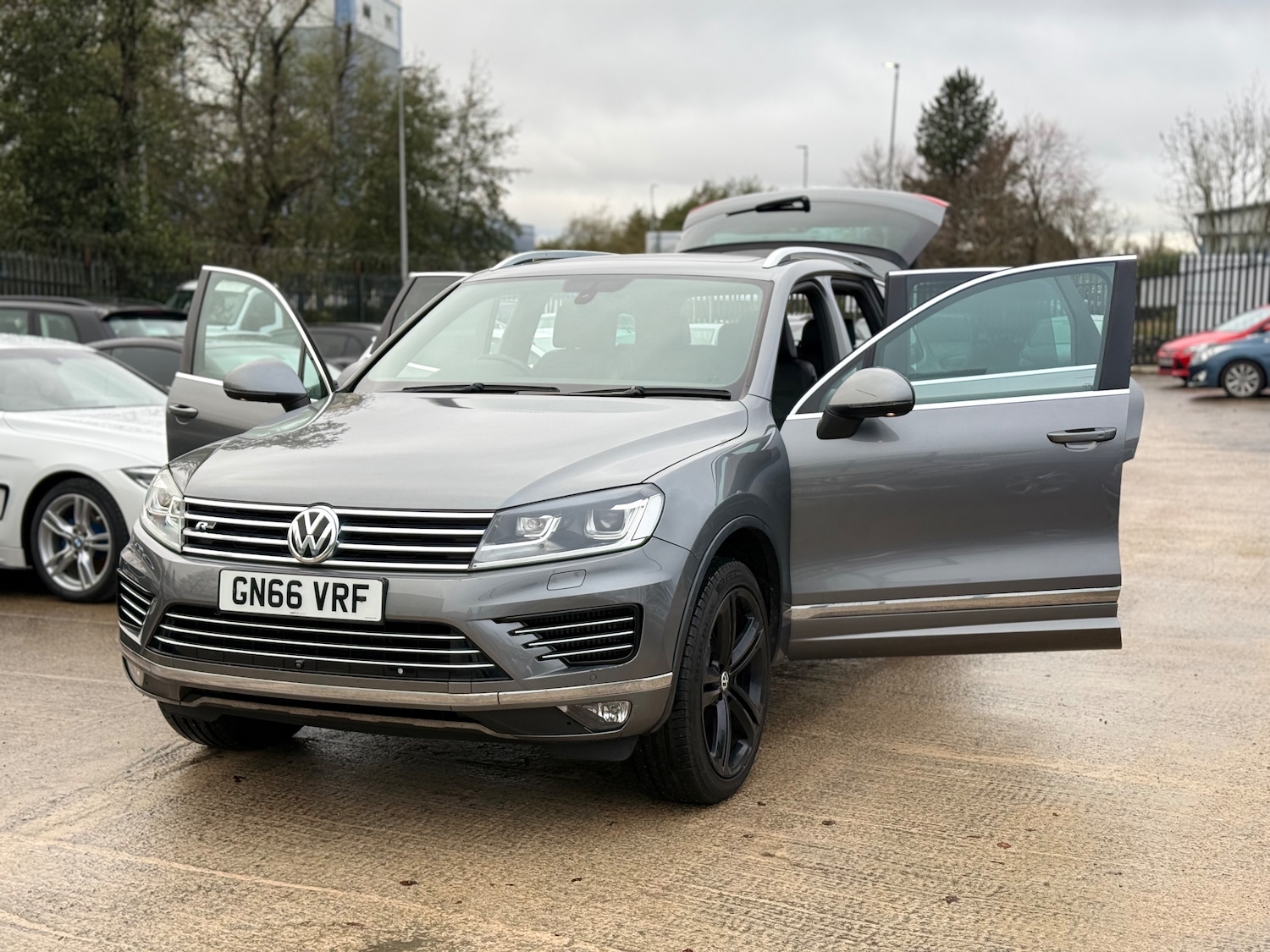 Used Volkswagen Touareg 2016 for sale - 76565591: Photo 12