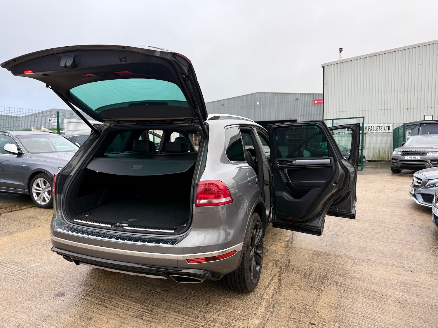 Used Volkswagen Touareg 2016 for sale - 76565591: Photo 16