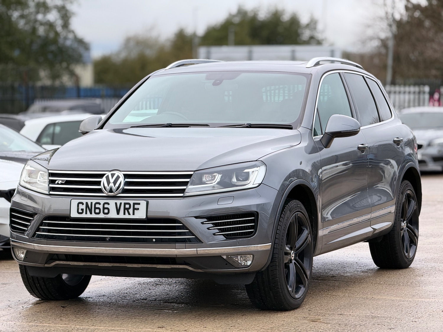 Used Volkswagen Touareg 2016 for sale - 76565591: Photo 2
