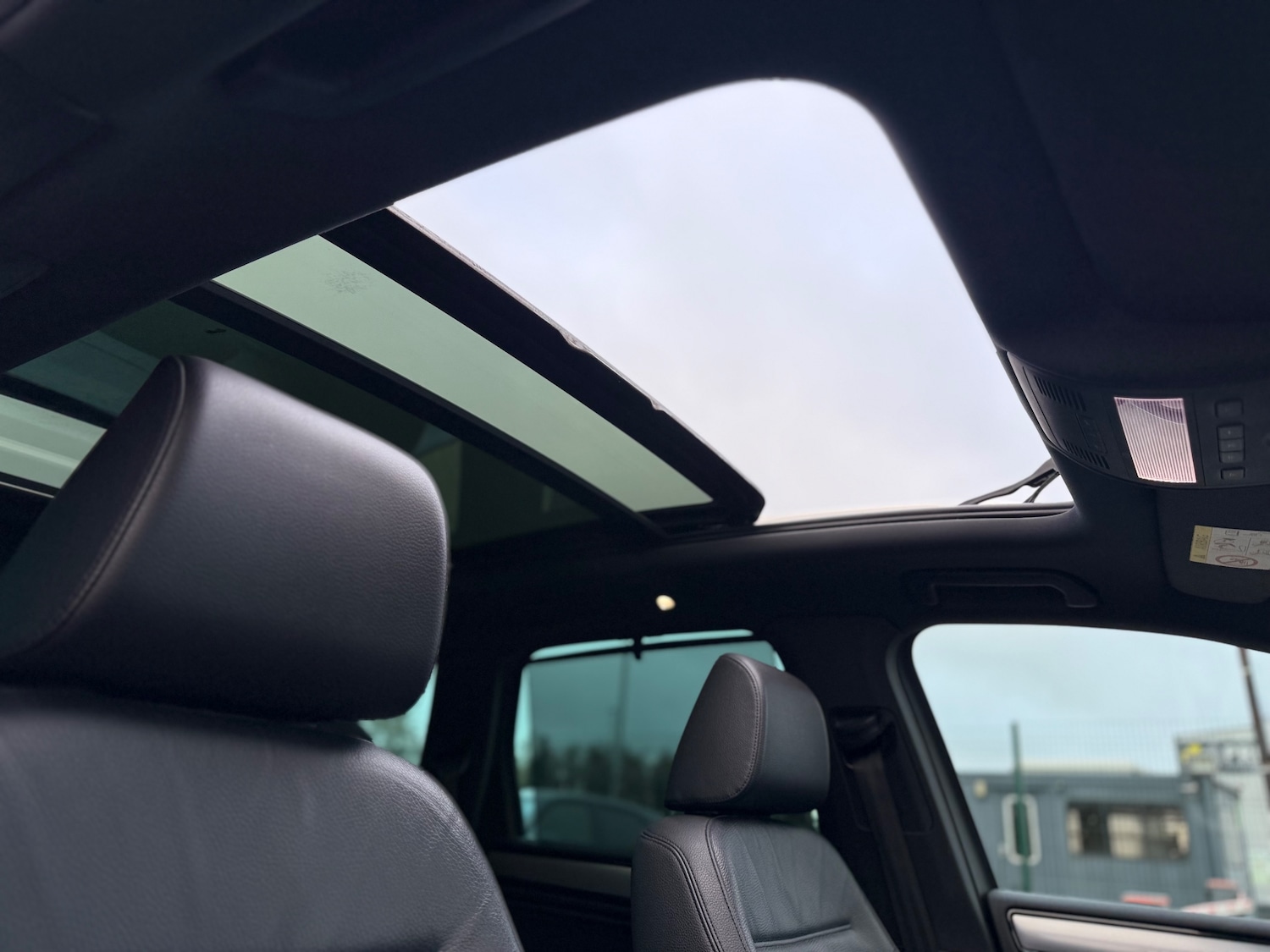 Used Volkswagen Touareg 2016 for sale - 76565591: Photo 24