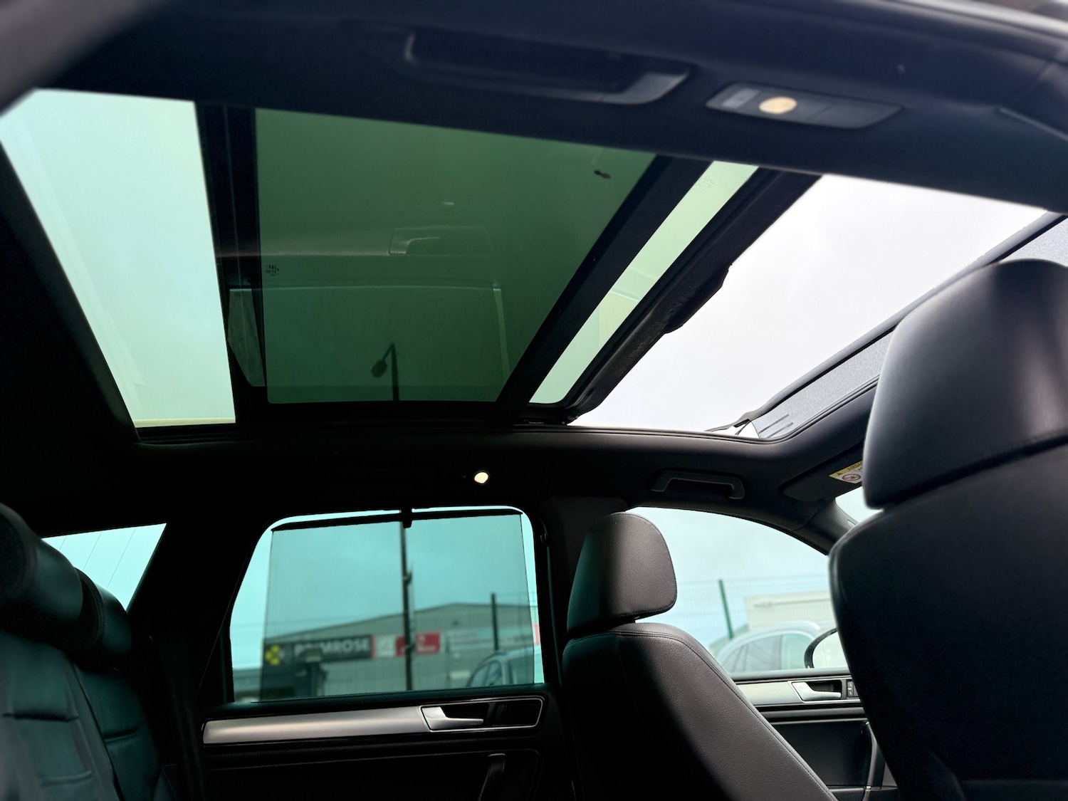 Used Volkswagen Touareg 2016 for sale - 76565591: Photo 25