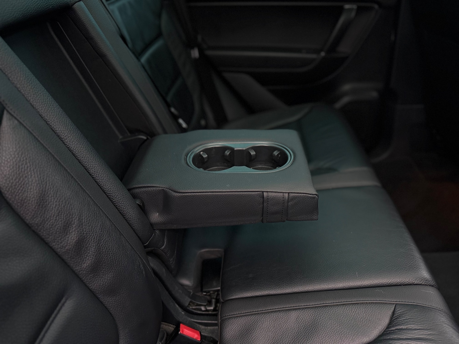 Used Volkswagen Touareg 2016 for sale - 76565591: Photo 35