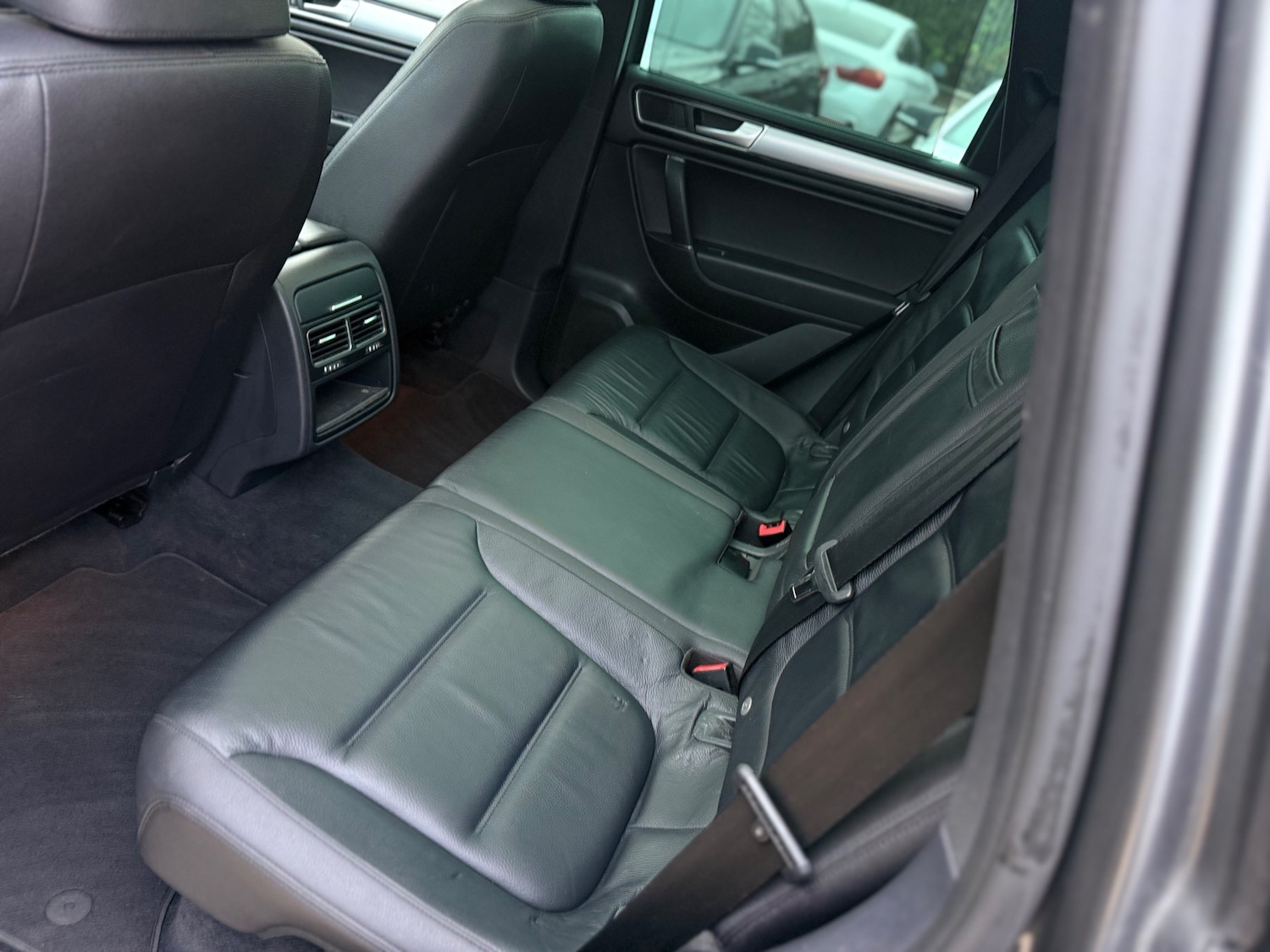 Used Volkswagen Touareg 2016 for sale - 76565591: Photo 36