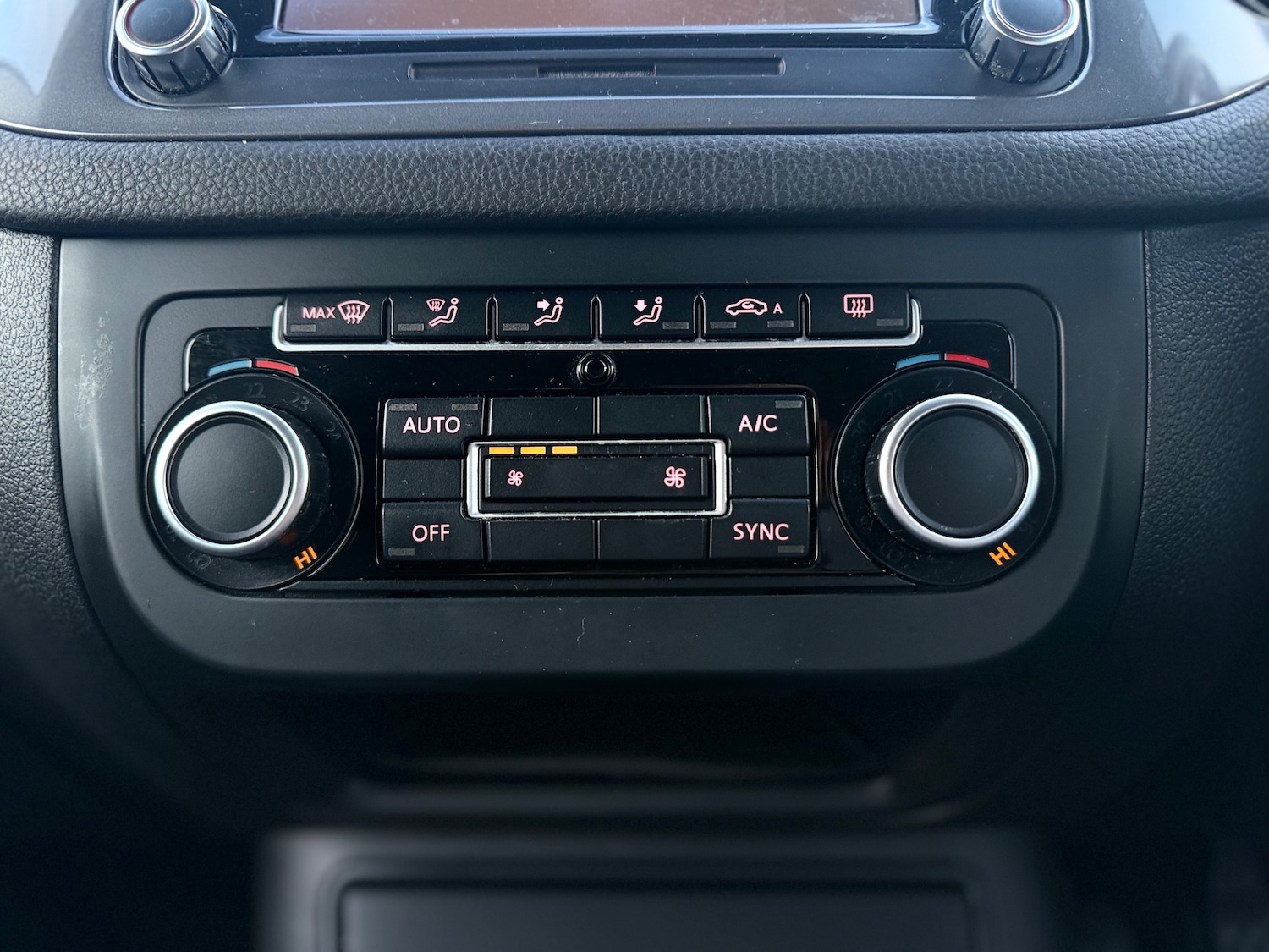 Used Volkswagen Tiguan 2012 for sale - 77171387: Photo 41