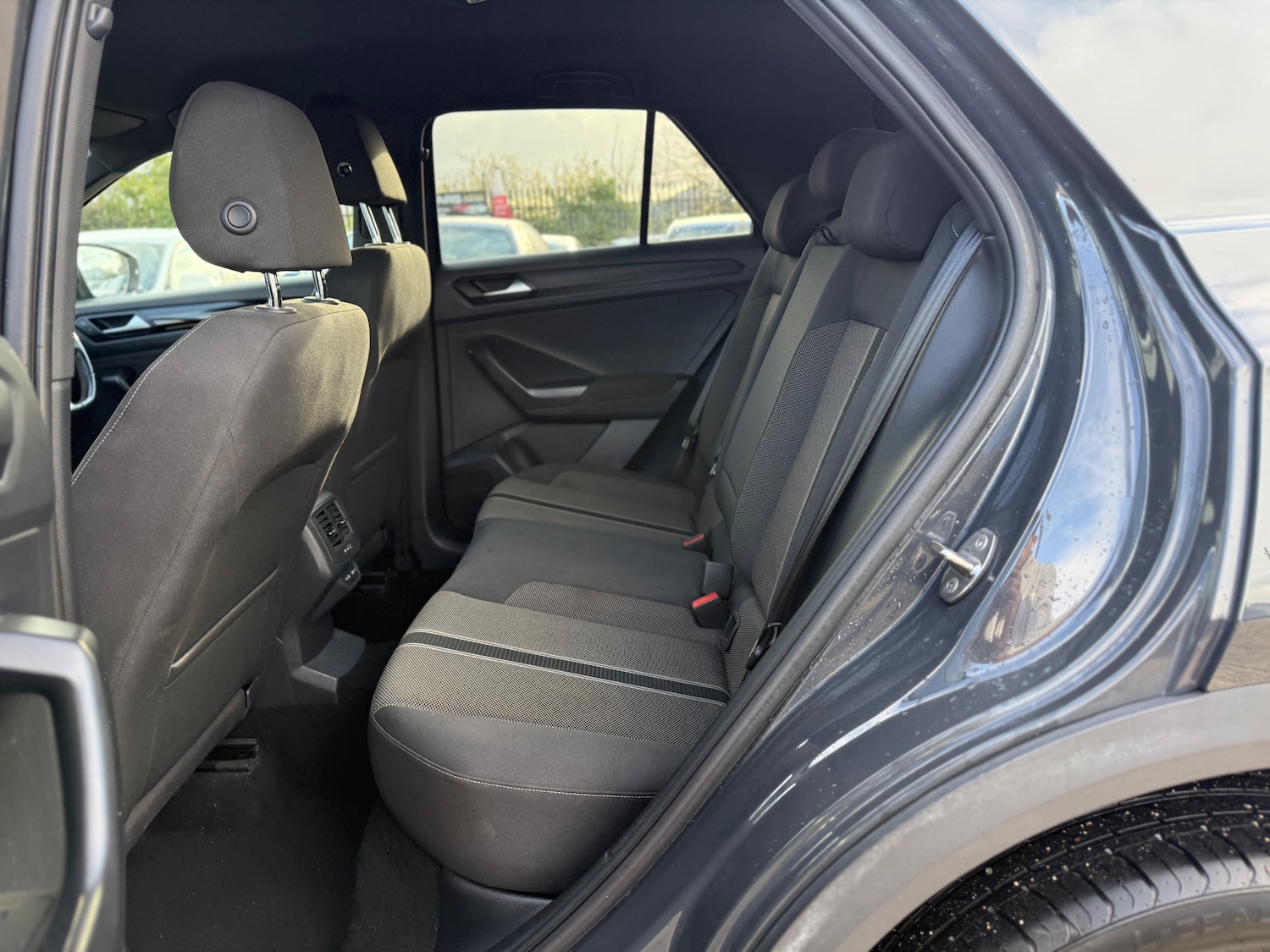 Used Volkswagen T-Roc for sale - 78213362: Photo 28