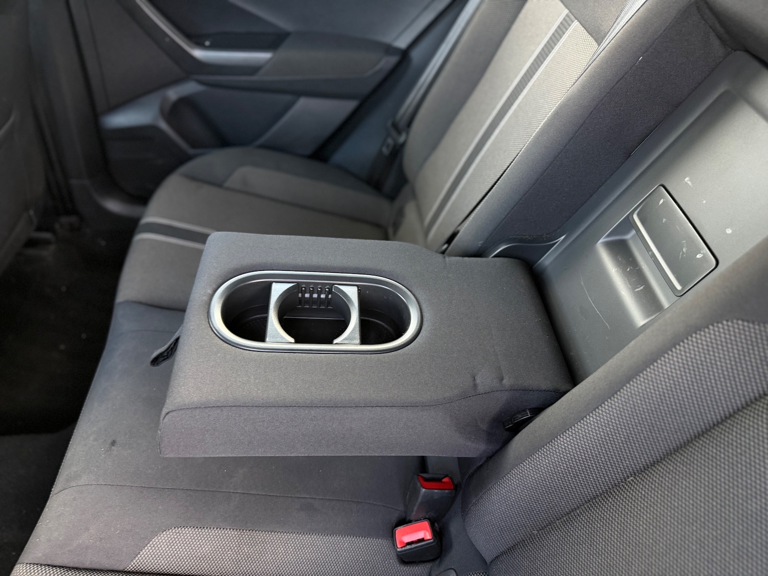 Used Volkswagen T-Roc for sale - 78213362: Photo 30