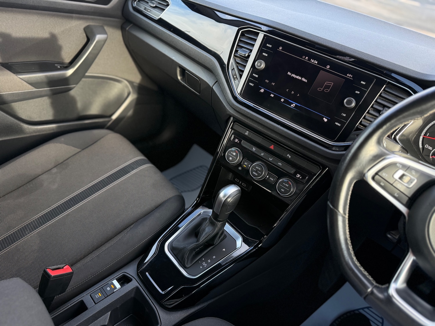 Used Volkswagen T-Roc for sale - 78213362: Photo 35